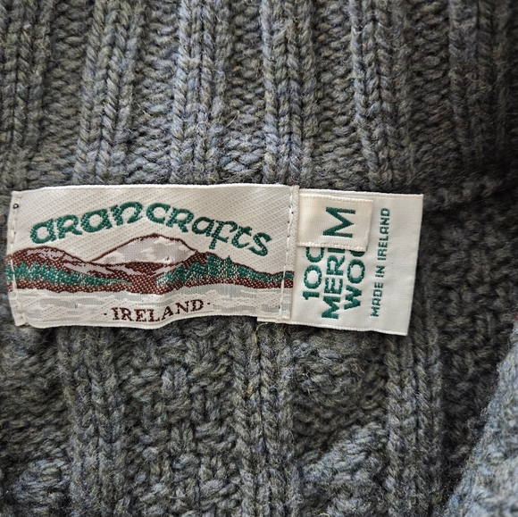 ARAN CRAFTS | Gorgeous Cable Knit Wool Zip Sweater - Picture 2 of 5